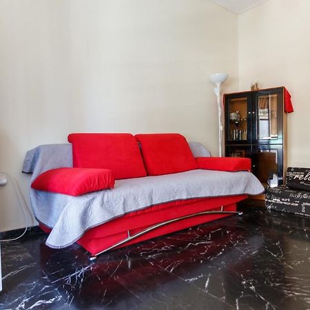 Peonios Apartment Atene Esterno foto